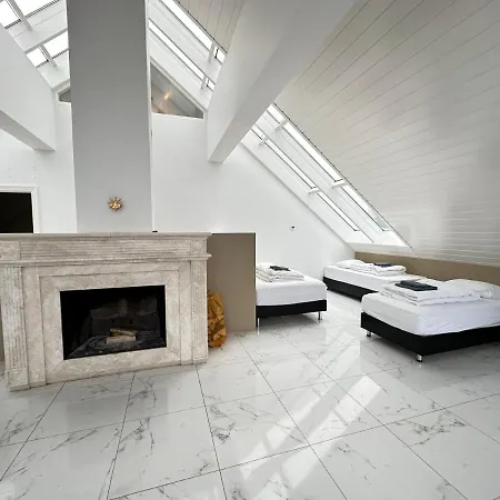 Big Villa Centrally Located In Reykjavík Exterior photo